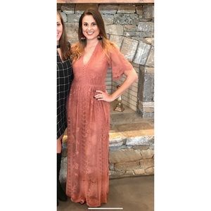 Maxi lace romper rose color